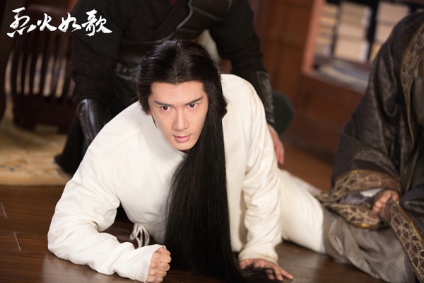 《烈火如歌》高能来袭 周渝民迪丽热巴携手智斗迎敌