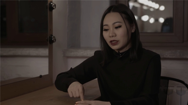 她是俄罗斯荧屏上最闪亮的中国面孔 本期《最爱故乡味》让杨歌瞬间泪崩