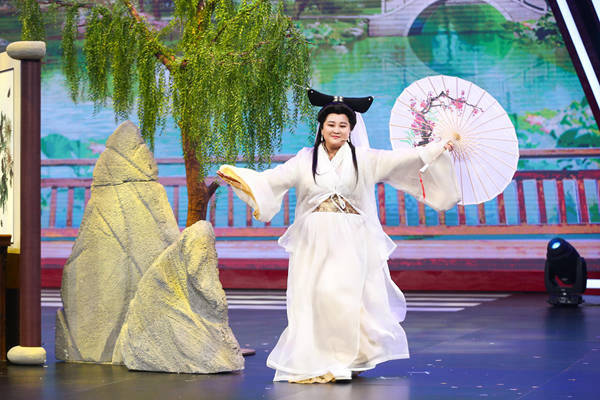 重聚西湖追忆“新白”情缘｜打开这期《王牌对王牌》，就好像回到了26年前的电视机前 穿越时光机，打开任意门，浙江卫视《王牌对王牌》就好像拥有哆啦A梦的神奇