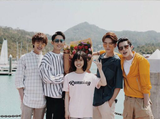 《流星花园》沈月正式杀青 晒搞怪合照小卖关子