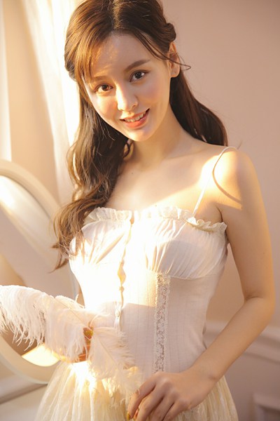 神曲天后王蓉亲自操刀创作并合唱 徐若汐新单《女神降临》蓄势待发