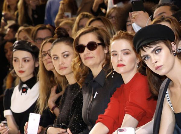 赵宇彤与佐伊·达奇、Angelababy出席巴黎时装周引关注