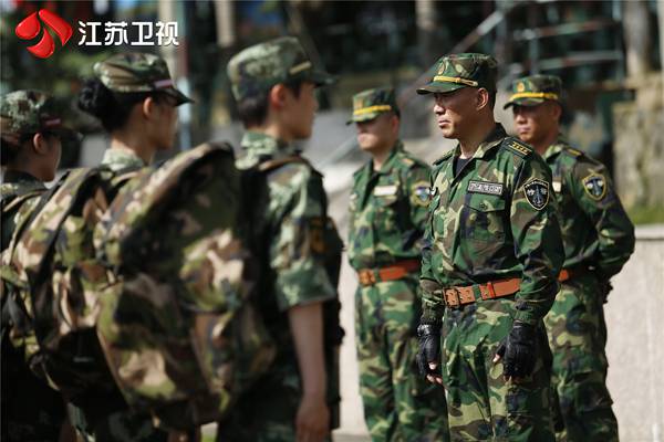 演得了农民 演得好军人 吴京安《利刃出击》铁血硬汉也有柔情