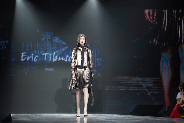 TOP100外滩时尚盛典闪耀上海