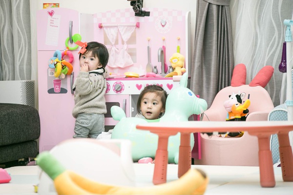 贾静雯上《妈超3》挑战“一带二” 咘咘波妞同框首秀