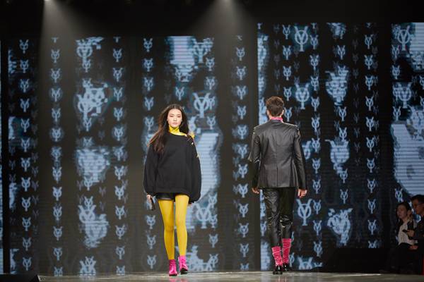 TOP100外滩时尚盛典闪耀上海