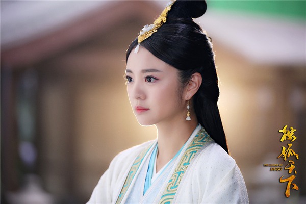 《独孤天下》般若气场全开登位皇后 安以轩俏皮分享般若色