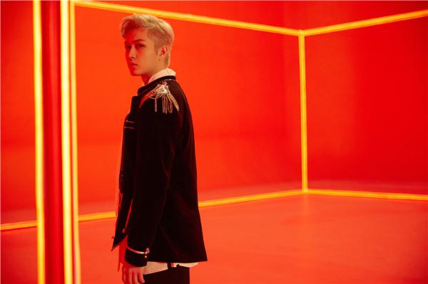 D七少年团出道EP《Red Alert》即将发布 同名MV预告片席卷红色风暴