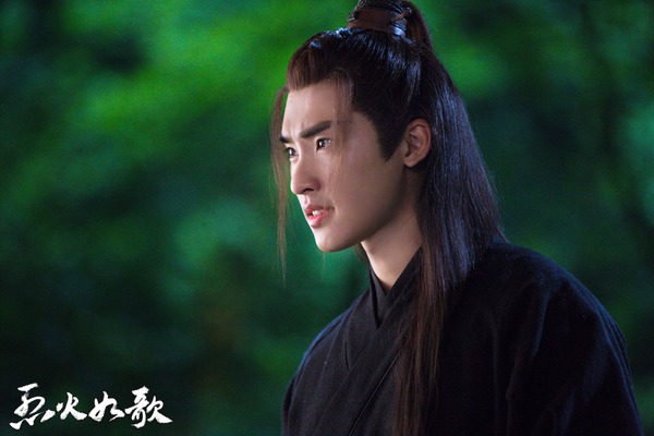 《烈火如歌》曝“侠气燃魂”动作海报 周渝民迪丽热巴开启高能反击