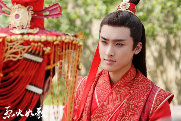 《烈火如歌》高能来袭 周渝民迪丽热巴携手智斗迎敌