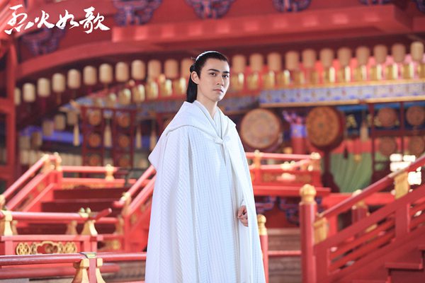 《烈火如歌》曝“侠气燃魂”动作海报 周渝民迪丽热巴开启高能反击