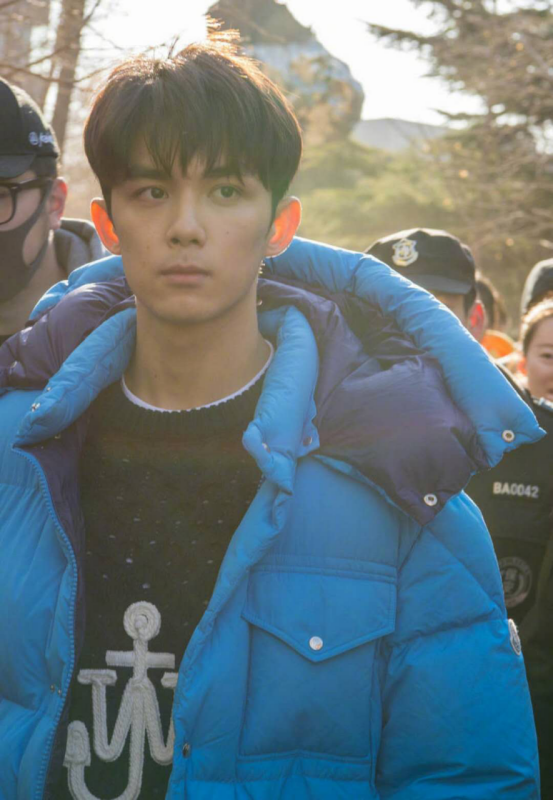 吴磊现身北电艺考从容淡定 贴心维持考试秩序被众人称赞