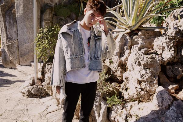 曾舜晞时尚写真曝光 造型简约展现别样优雅