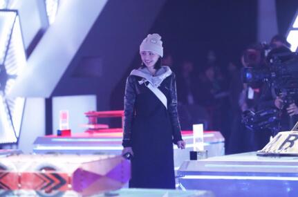 《这就是铁甲》首录 郑爽好奇宝宝上线装扮抢镜