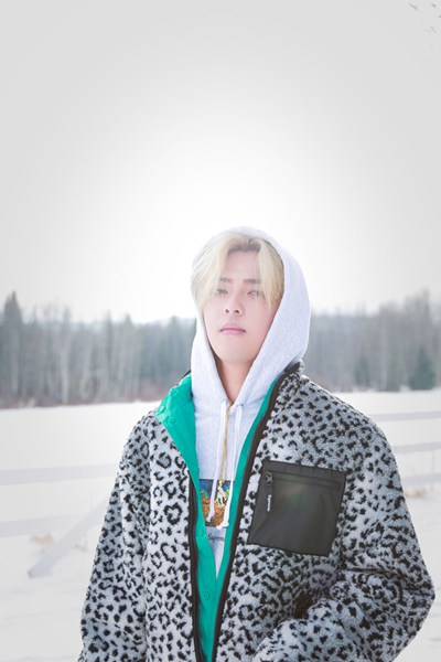 符龙飞新曲《Far Away》联手KIEN 跨国合唱强强合作