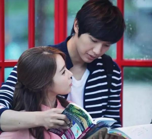 豆瓣评分8.6，万年女配熬成唯一女主！