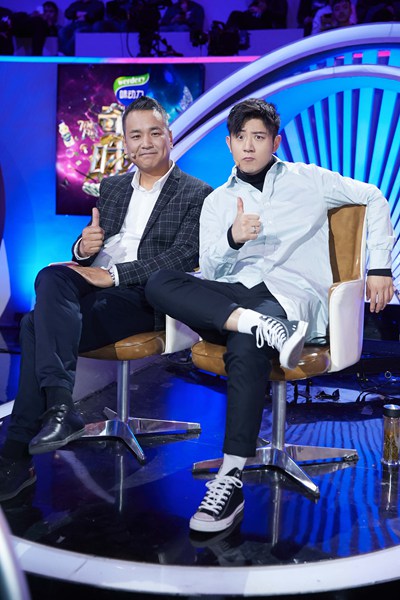 《奇迹时刻》圆满收官 高晓攀化身勇士挑战高危魔术