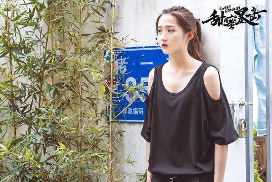 《甜蜜暴击》首发“青春正燃”版预告 鹿晗误入女校与关晓彤玩柱咚