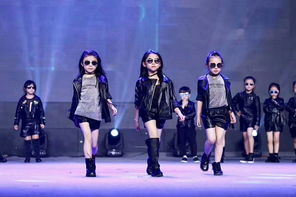 浅谈少儿模特大赛对于儿童身心成长的塑造