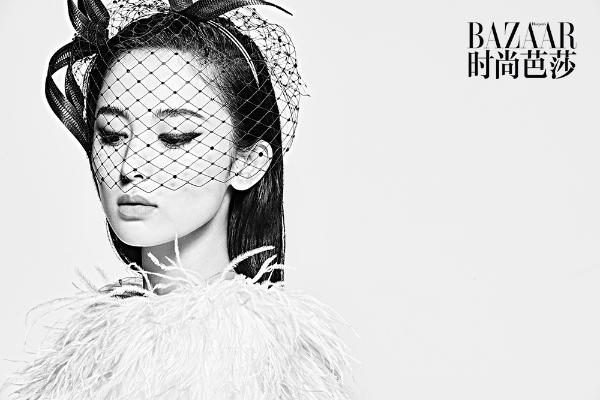 娜扎化身摩登女郎登上《时尚芭莎》封面 复古造型超吸睛