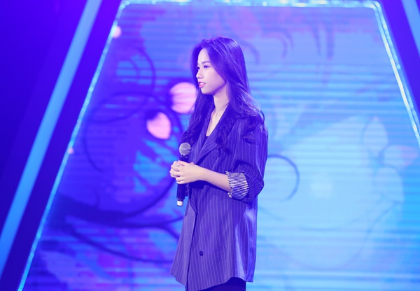 孟慧圆温情献唱影音节 人美歌甜展音乐才华