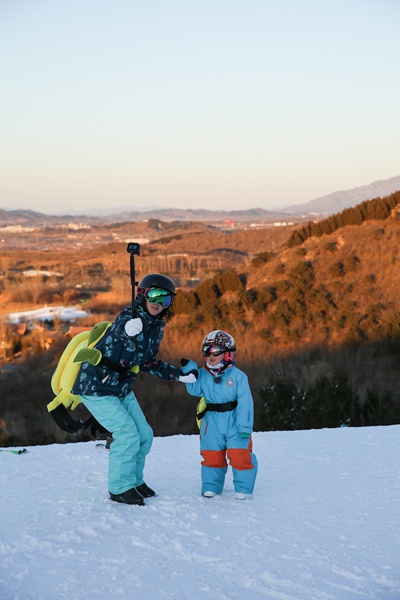 邓莎大麟子母子“私奔” 外婆面临隔代“叛逆”
