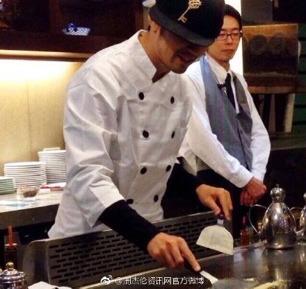 周杰伦下厨做饭 周氏美味周氏情歌齐上阵《不爱我就拉倒》