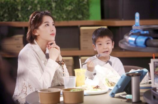 杨子黄圣依有钱还比我们拼,怪不得安迪没被宠坏