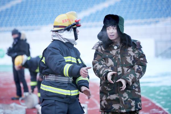 《高能少年团》主视觉海报发布王俊凯、董子健、杨紫、张一山、王大陆“牛仔装”亮相即将开启少年“高能”之旅