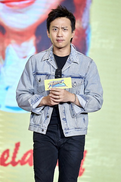 《奔跑吧》发布会邓超舞魂爆发 放飞自我大呼“不要停”