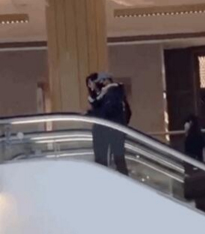 范冰冰李晨换回情侣头像 电梯照甜蜜暴击