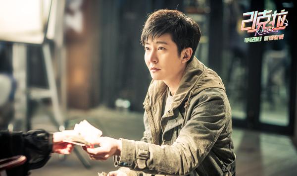 电影《21克拉》上海首映礼笑穴全开映后口碑爆棚媒体点赞