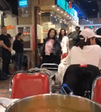 范冰冰李晨换回情侣头像 电梯照甜蜜暴击