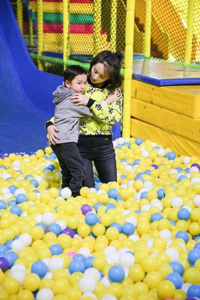 大麟子遭遇勇气考验意外摔倒 邓莎展现高情商暖心开导