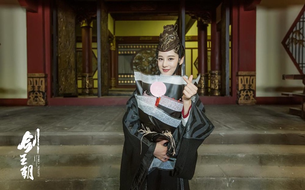 新武侠剧《剑王朝》正式杀青 豪华主演阵容引期待