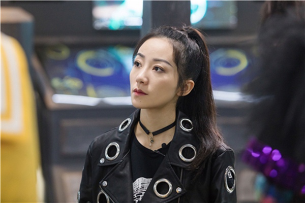 《我是大侦探》首个女侦探朋克亮相 韩雪气场全开誓拿金钥匙