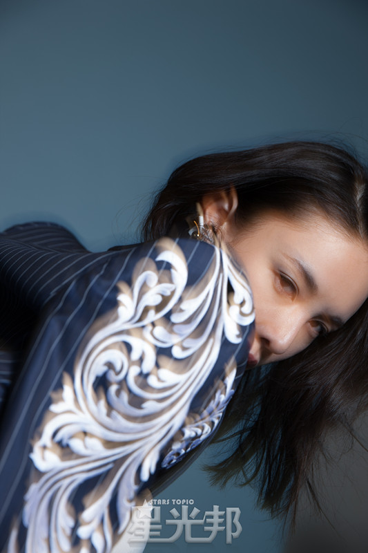 张蓝心要晒最软的光要乘最狂的风