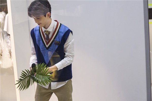 《我是大侦探》剧情持续高能获网友热议 吴磊机智、何炅落泪收视五连冠