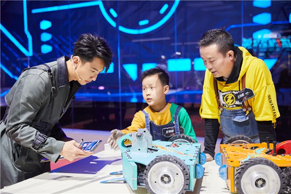 《这就是铁甲》战队集结完毕 吴尊收获奇兵“侠客”