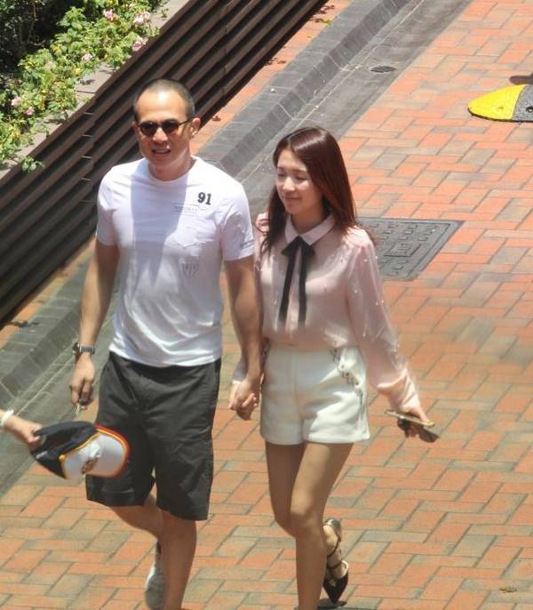 52岁李泽楷首度公开认爱26岁港姐郭嘉文 豪送1亿房产讨女方欢心