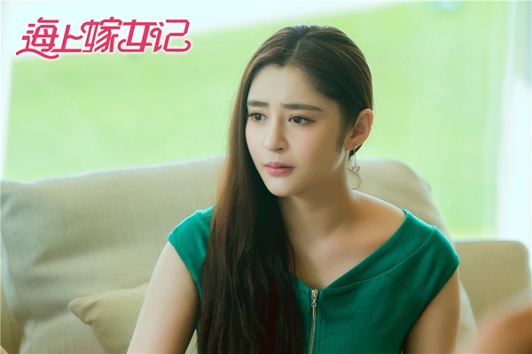 《海上嫁女记》蔡少芬穿搭时尚爆表 打造熟女衣着风格模范