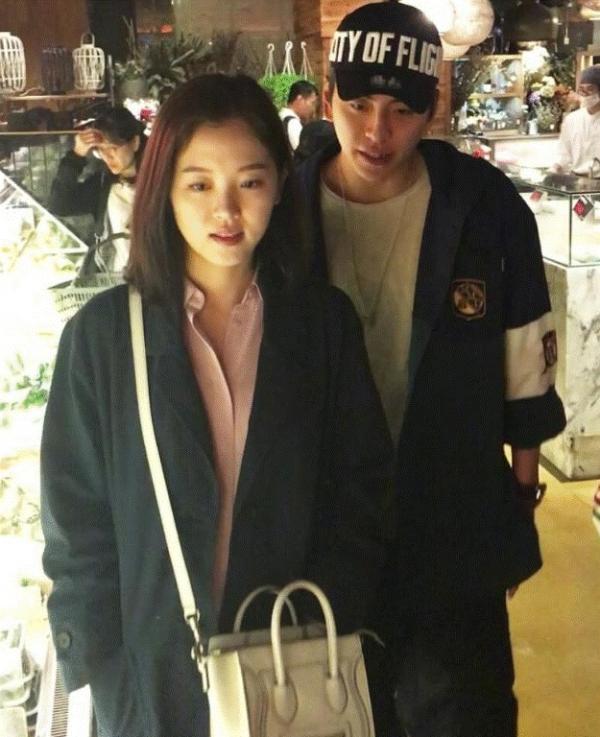 王大陆姜汉娜国外同游恋情疑曝光 被发现后留下三个字就匆匆跑开