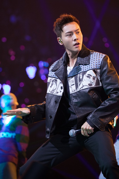 陈伟霆首唱新歌《清醒梦境》《W企划》延续街舞模式燃爆舞台