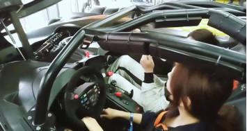 车王舒马赫夺冠座驾揭秘 90后中国车神亮相《极速天使》