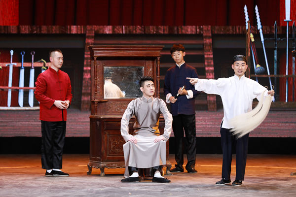 《欢乐喜剧人》迎决战之夜 贾冰致敬芳华郭麒麟助阵张云雷