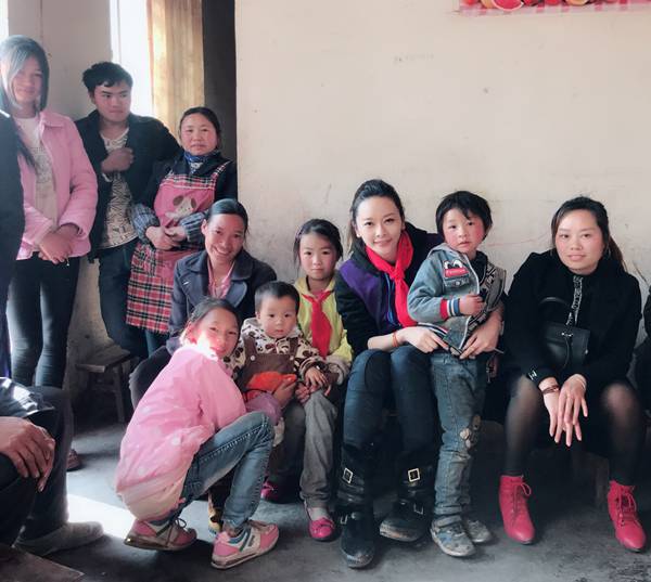 亲赴山区爱心助学 柳妍熙：人生中最宝贵的一课 呼吁爱心人士关注山区留守儿童与老人