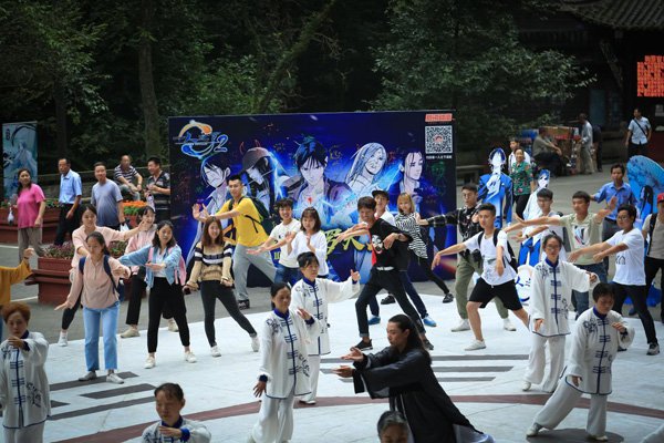 国漫携手量贩式KTV？《灵契》产业化道路真“会玩”