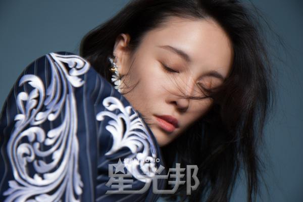 张蓝心要晒最软的光要乘最狂的风