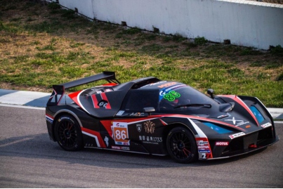 车王舒马赫夺冠座驾揭秘 90后中国车神亮相《极速天使》