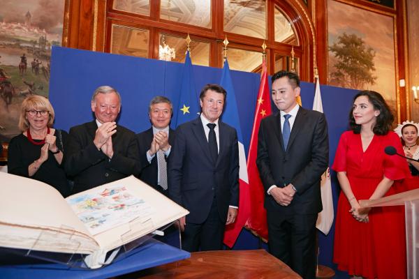 刘烨获法国尼斯“荣誉市民”出席授予仪式